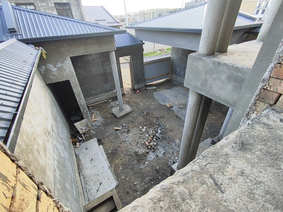 Uzumzor Keles 2.5 sotixdan 2 ta uchaska