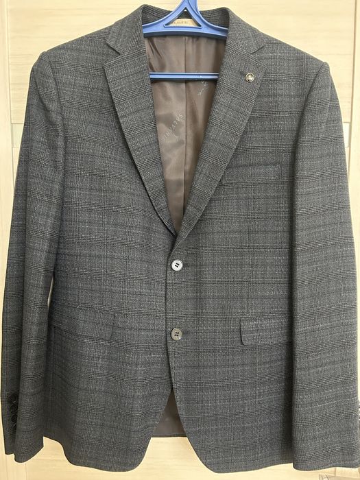 Продам мужской костюм