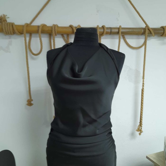 Елегантна рокля на Lucy, чисто нова