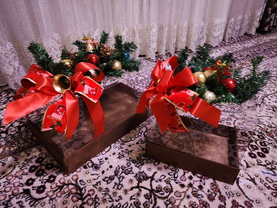 Новогодние подарочный коробка