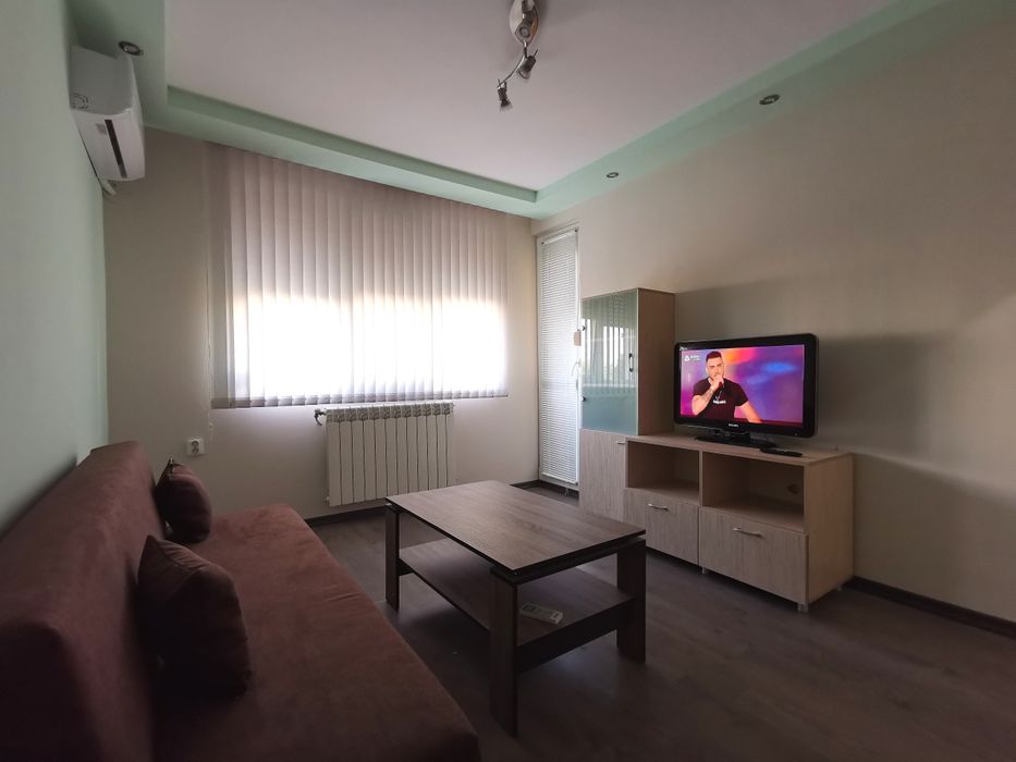 Дава се под наем Тристаен апартамент в Плевен, 9-ти квартал - 65 кв.м за 357 € - Снимка #3