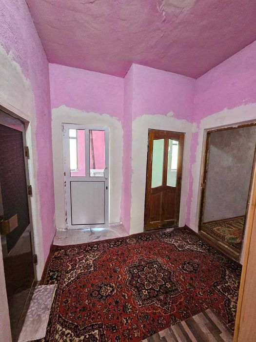 Продаётся 2х комн квартира на 2 этаже Ор-р  6 микрорайон Янги Узб