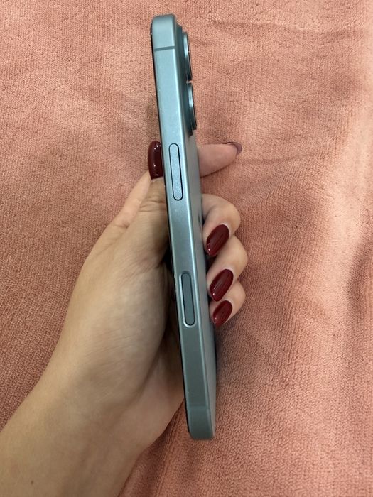 iPhone 16 в идеальном состоянии