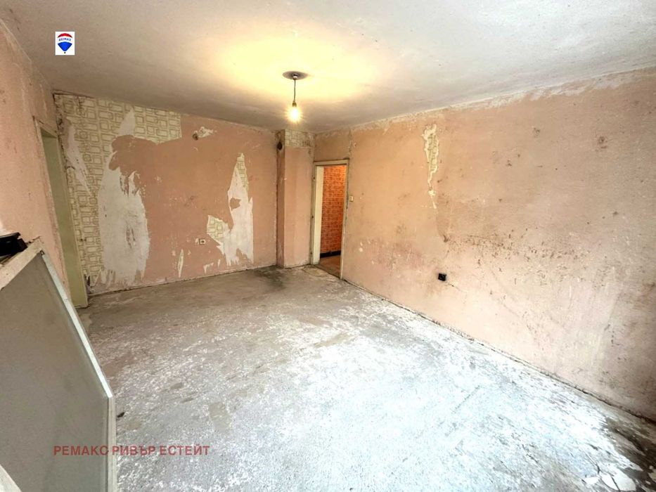 Продава се Тристаен апартамент в Русе, Здравец Изток - 82 кв.м за 622 €/кв.м - Снимка #4