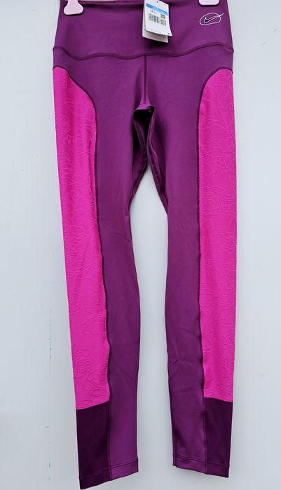 Nike оригинален жестол дамски клин М размер