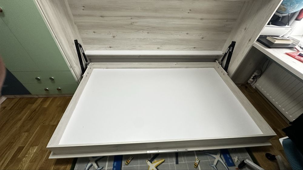 Pat rabatabil incastrat in mobila