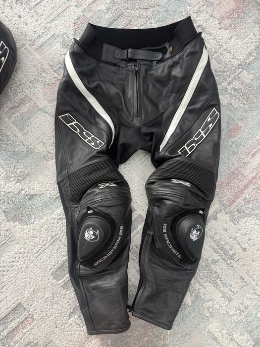 Costum moto / combinezon piele IXS marime 275 M/L