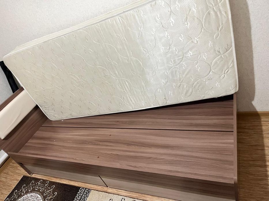 2 кроватки по 5 000 тг