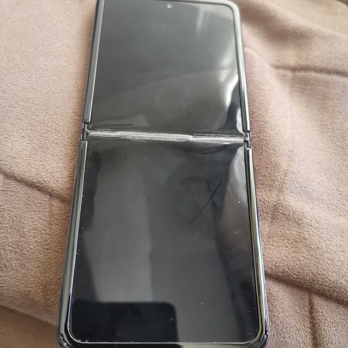 Samsung Z flip за части