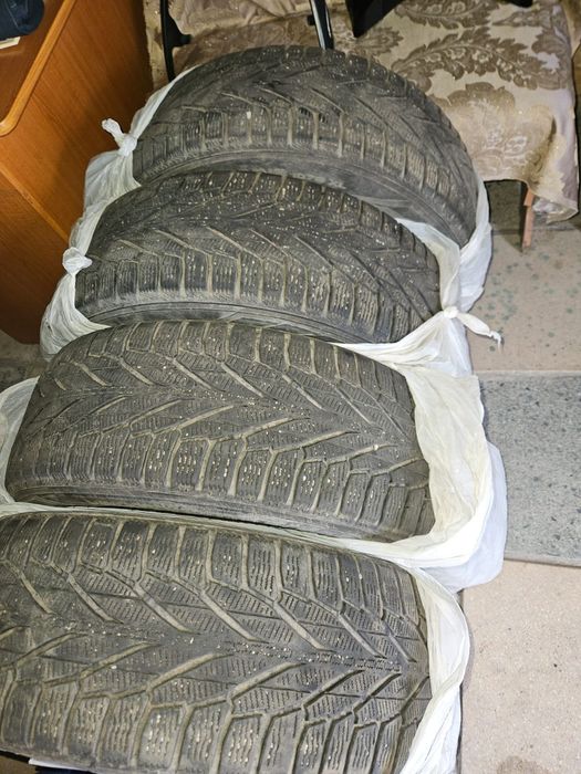 Продам резину  в хорошем состоянии.