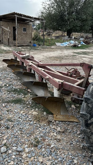 Продаю плуг 5 корпусов