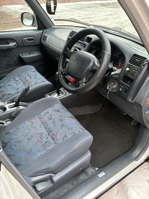 Продам Toyota Rav4