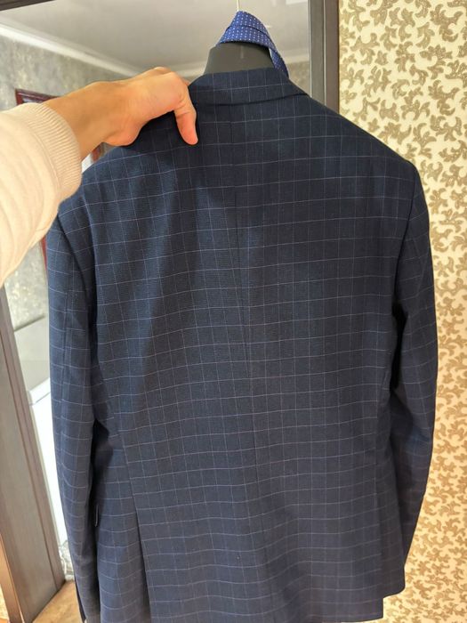 Продам костюм тройку