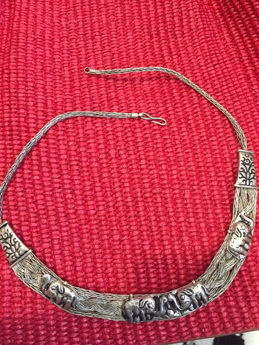 Дамско колие сребристо