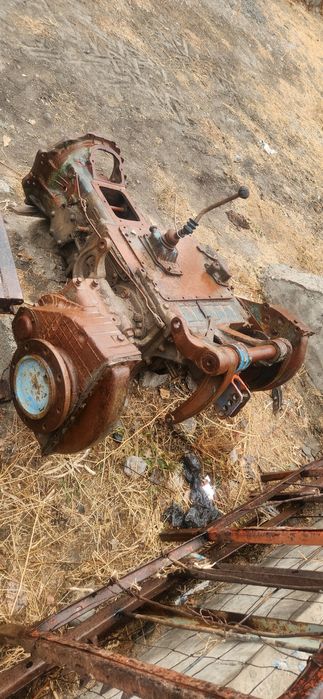 Т40 заднимос каробка сотилади