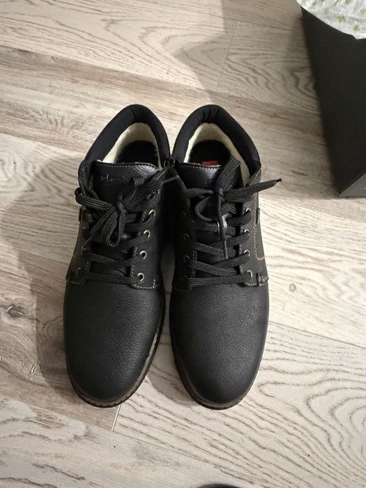 Обувь в оригинале.