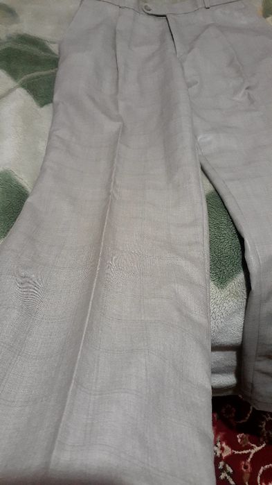 Erkaklar kastyumi molochniy rangli