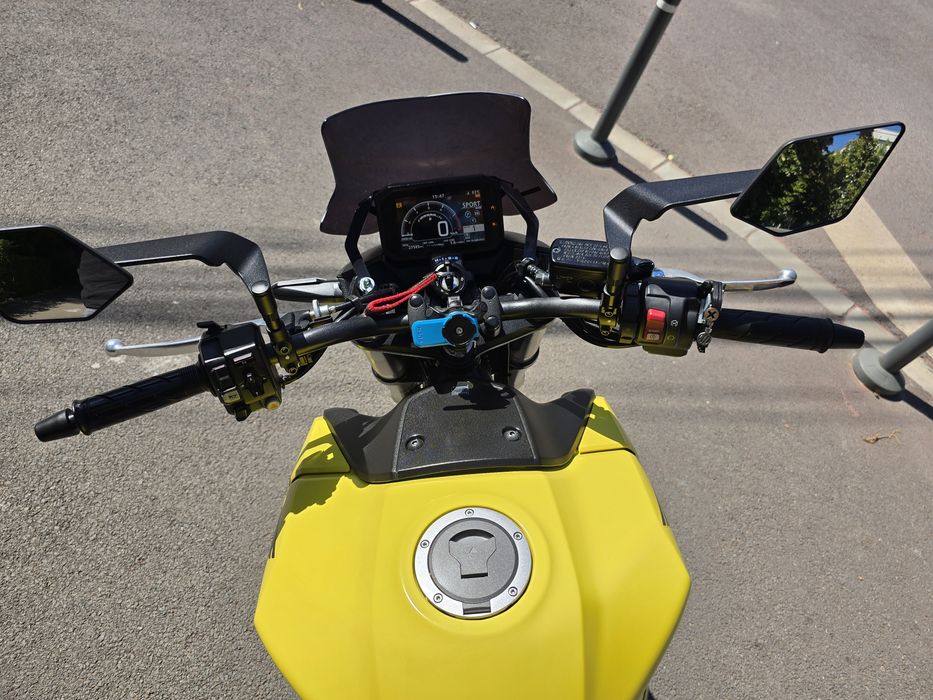 Honda Hornet CB750 2023