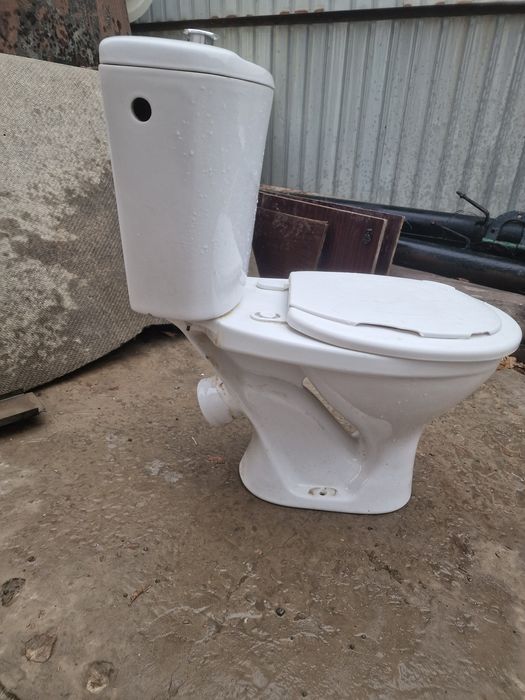 Продаётся  унитаз