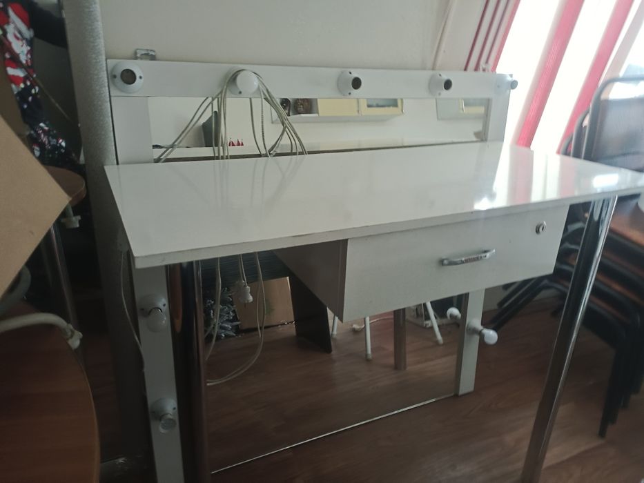 Продам зеркало визажиста