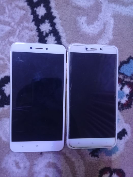 Ekranlar bor. Telefonlar bor