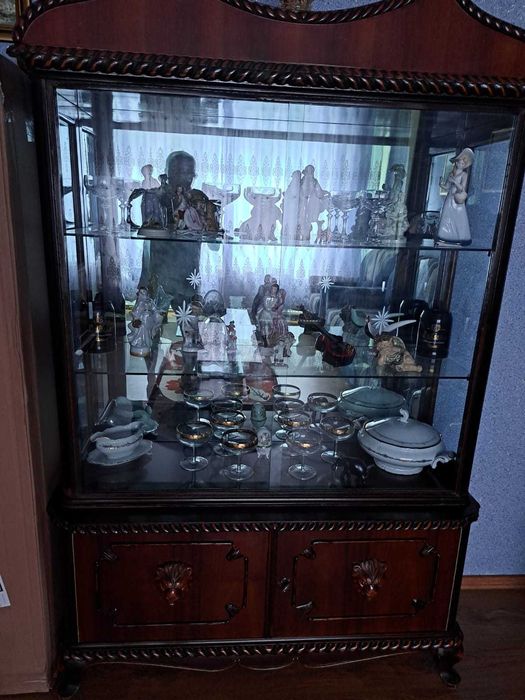 Vand mobila veche+canapea si fotolii