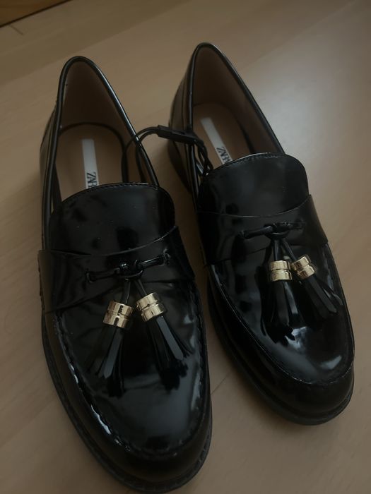 Лачени мокасини