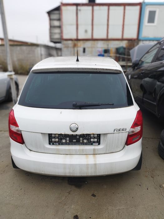 Capota faruri skoda fabia