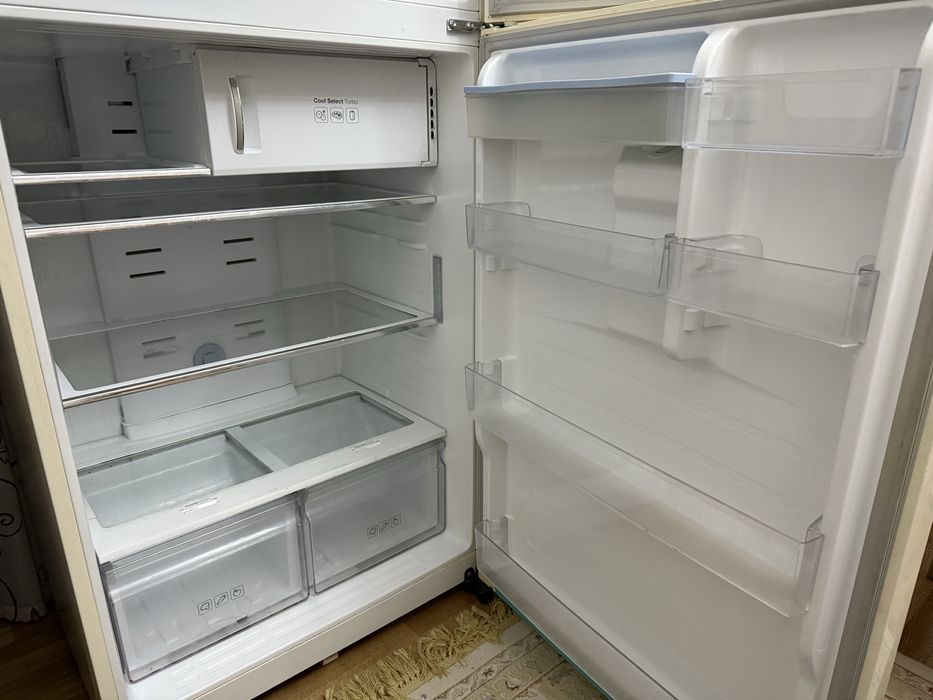 Холодильник Samsung