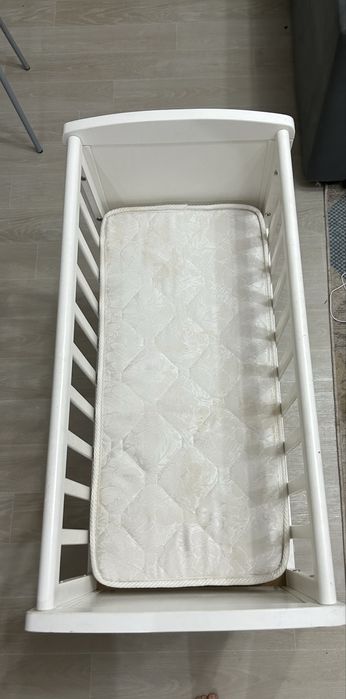Кроватка с маятником 90см