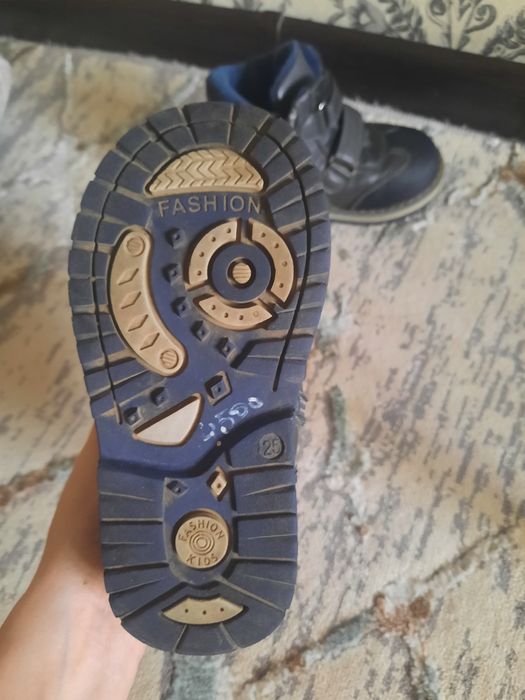 Продам ботинки для мальчика