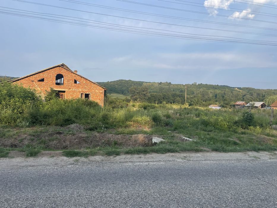 Vand sau inchiriez Teren com Roesti central deschidere 57ml