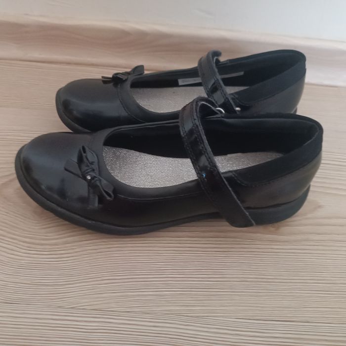 33,5 обувки Clarks
