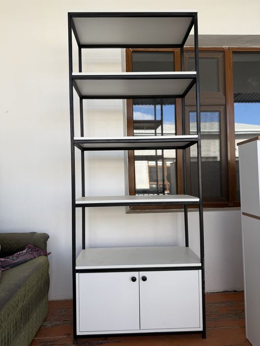 Полка для магазинов одежды