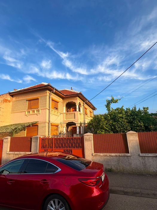 Casa P+1 de vanzare - Zona centrala