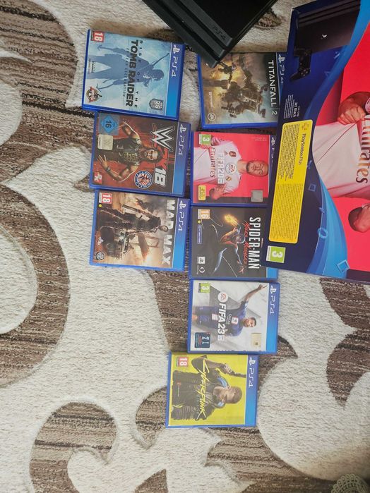 Vand Ps4 fara controllere + jocuri