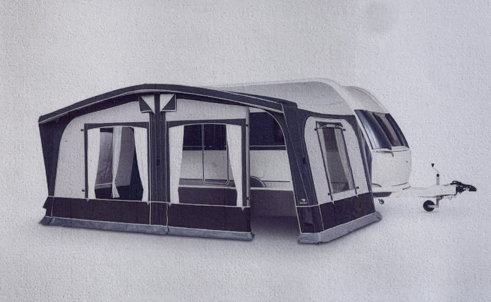 Rulota Adria fabricație 2009, foarte frumoasă și dotată