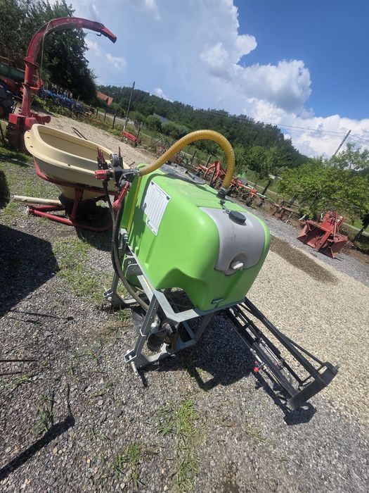 Bazin 300 litri cu instalatie erbicidat 8 metri