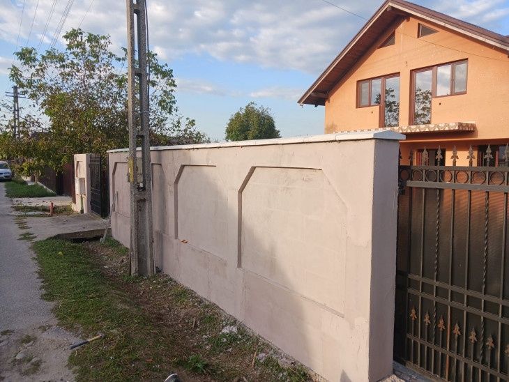 Construim garduri si porti din sipca metalica, panouri stil jaluzele,