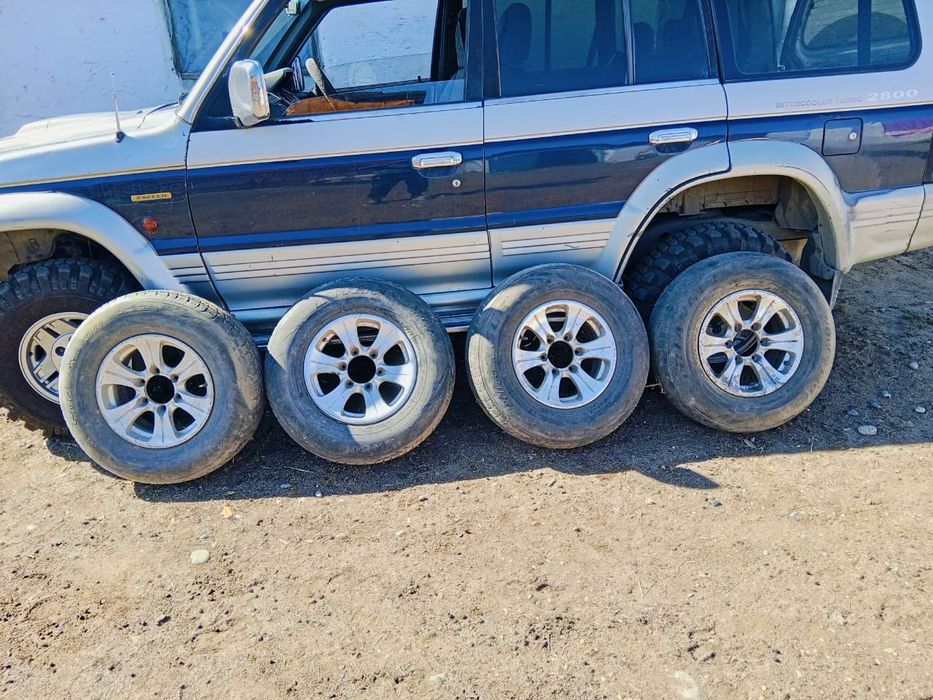 Продам шины ,машин