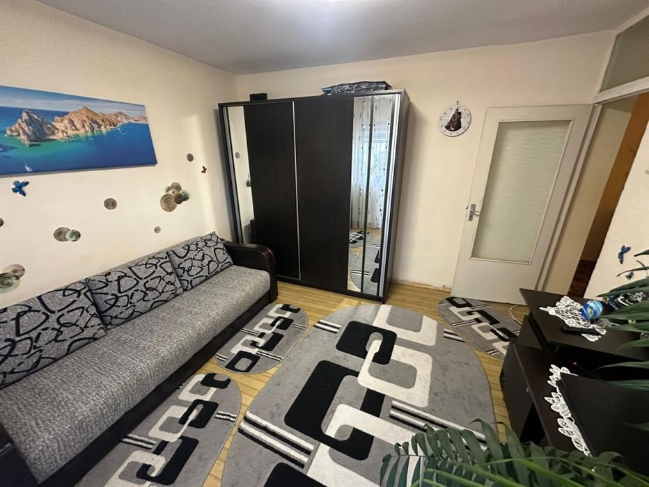 Proprietar vand apartament 3 camere