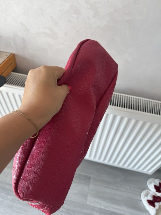 Geanta guess superba