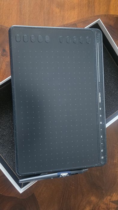 Tableta grafica HuionHS611