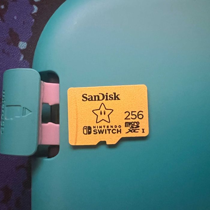 Nintendo Switch Lite + 256 GB microSD  + Animal Crossing New Horizons