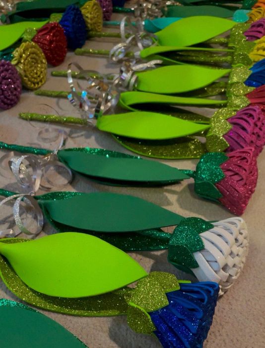 Ръчно изработени брокатени рози