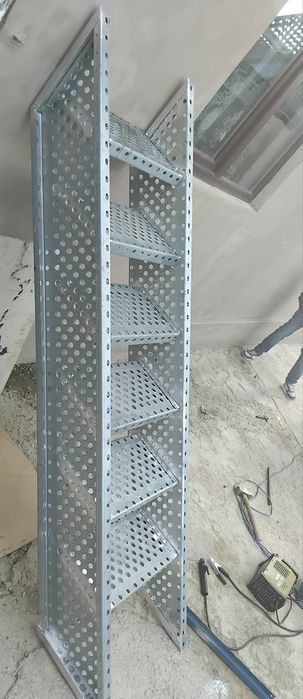 Scări metalice zincate 85x27