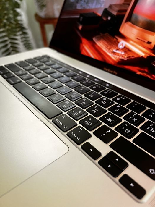 Продам Macbook pro 16
