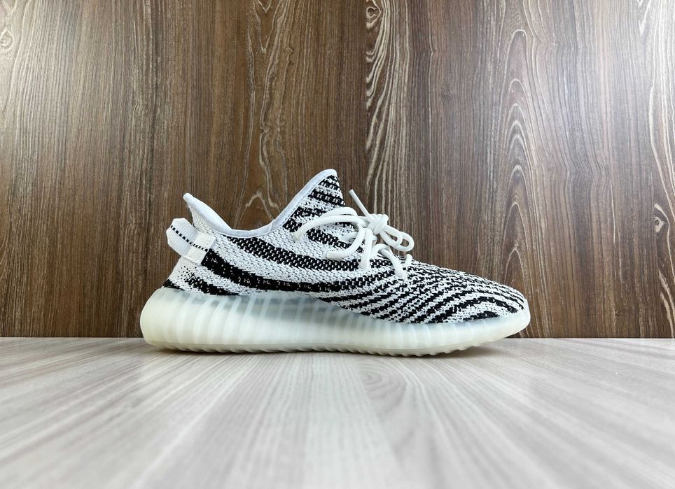 Нови Yeezy Boost 350 V2 Zebra