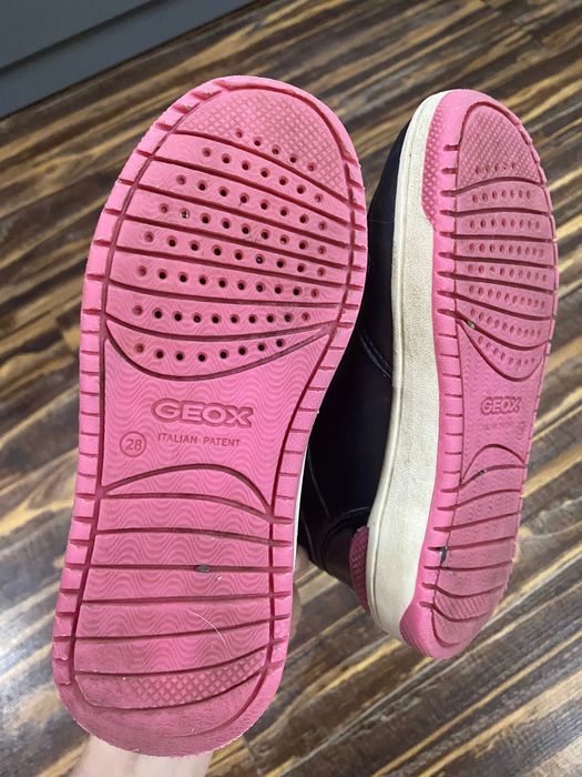 Продам детские кеды geox