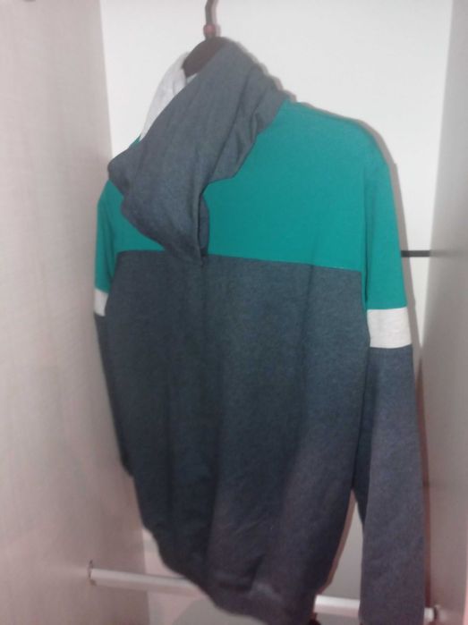 Спортно горнище.